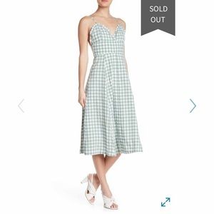 Gingham V-Neck ruffle dress - Size S